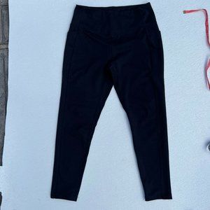 Zella Soft pockets leggings on sides and hidden key holder size M.